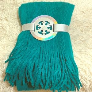 New NY&Co turquoise scarf